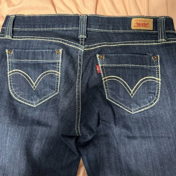 Levi’s Women's 524 Too Superlow Dark wash jeans - Picture 4 of 5